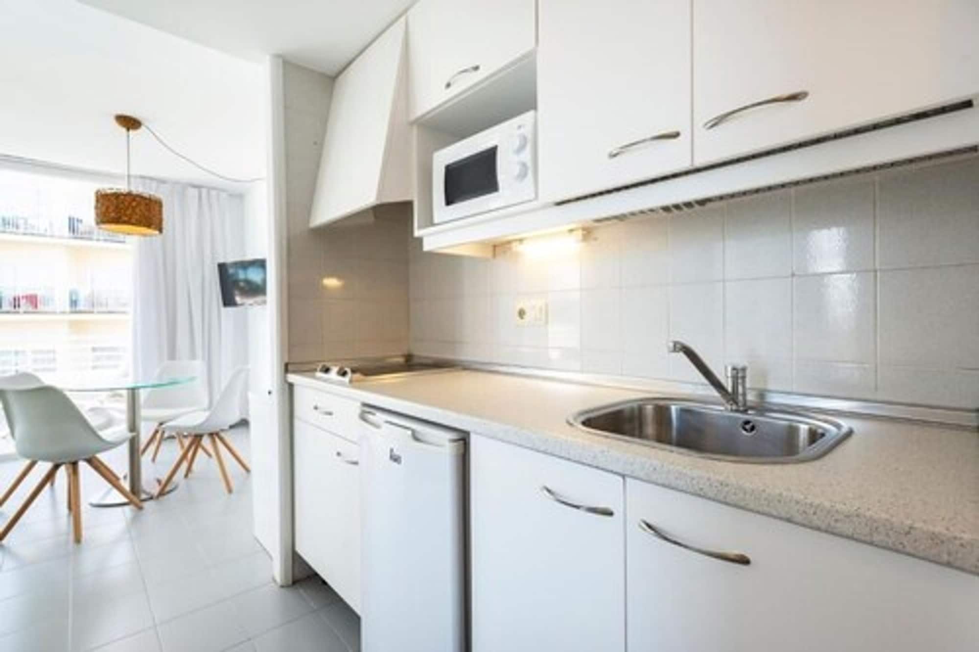1 BEDROOM, APARTMENT, TERRACE, GROUND FLOOR