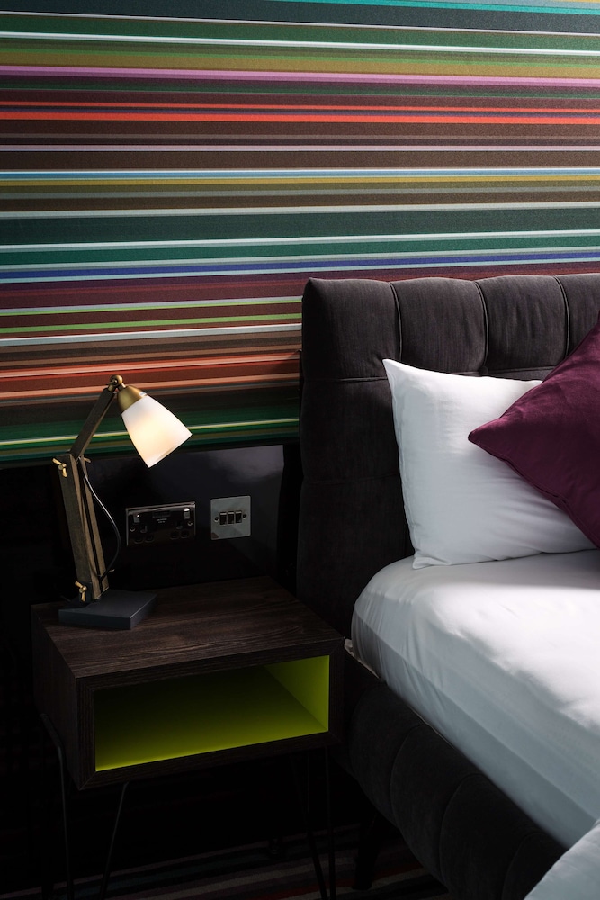 Village Hotel Farnborough 14/62