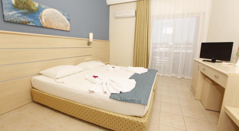 Room, Single, Double Bed, Lateral Side Sea View