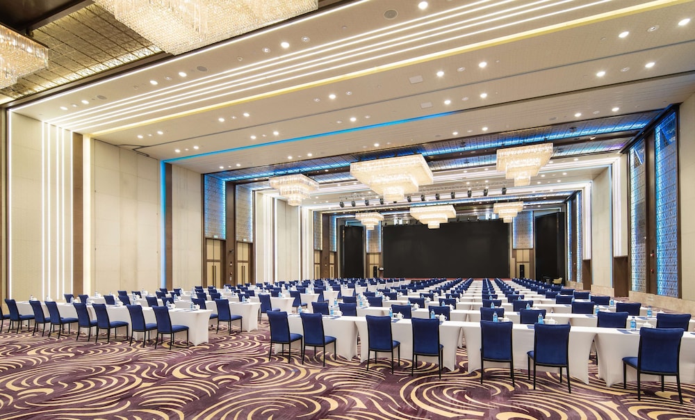 Radisson Blu Zhengzhou Huiji 51/58