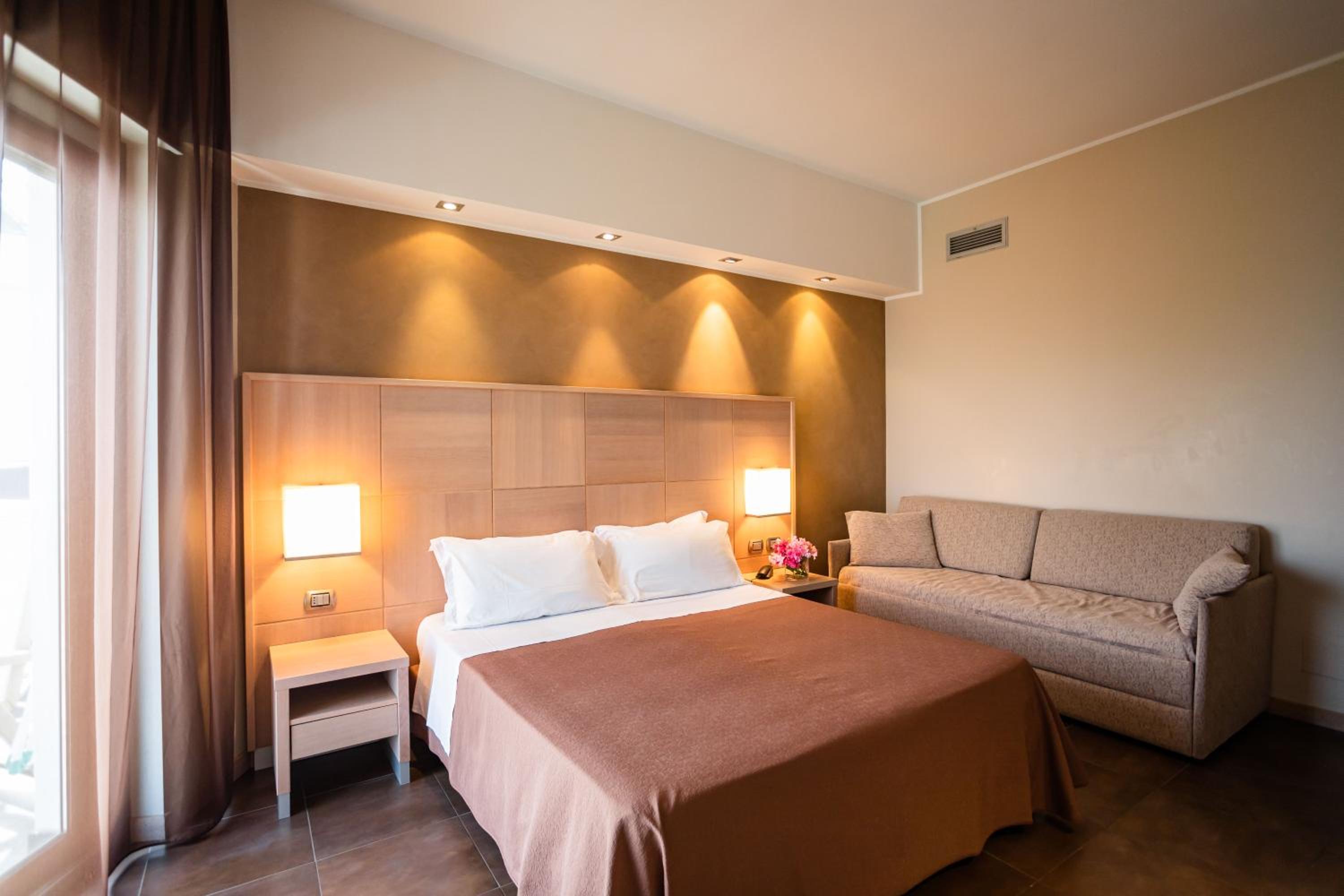 Prestige, Double or Twin Bed