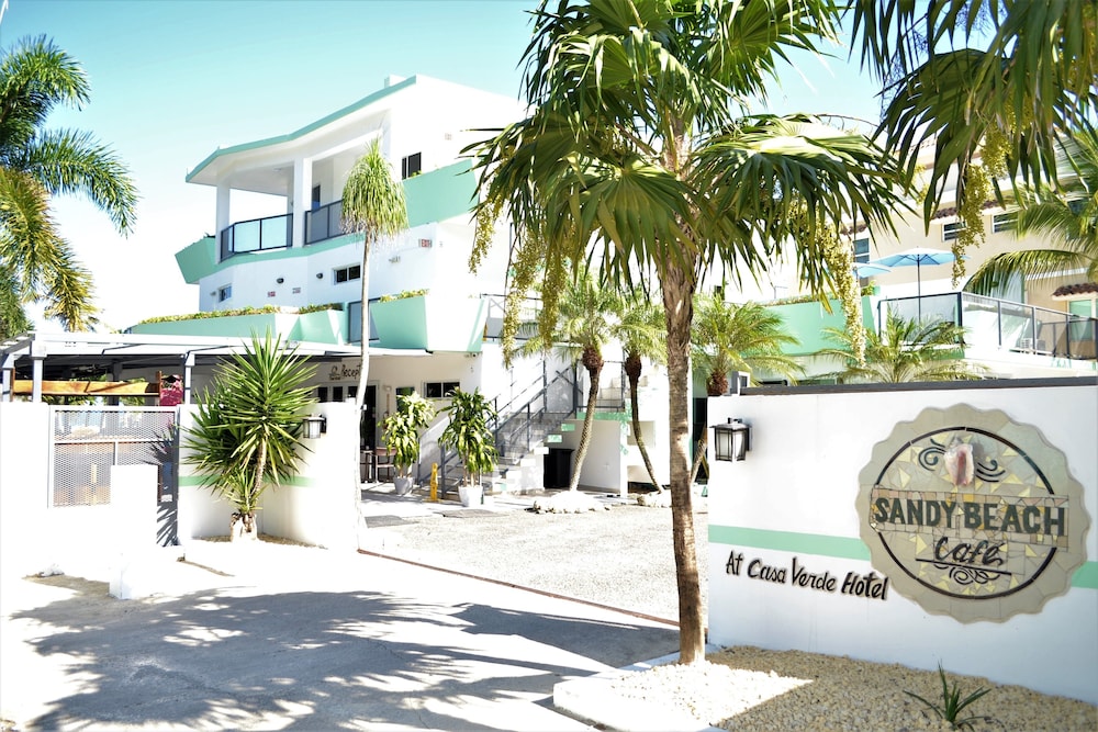 Casa Verde Hotel 34/50
