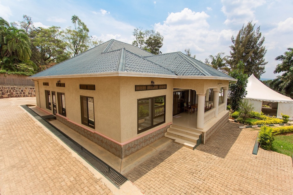 Iris Guesthouse photo3
