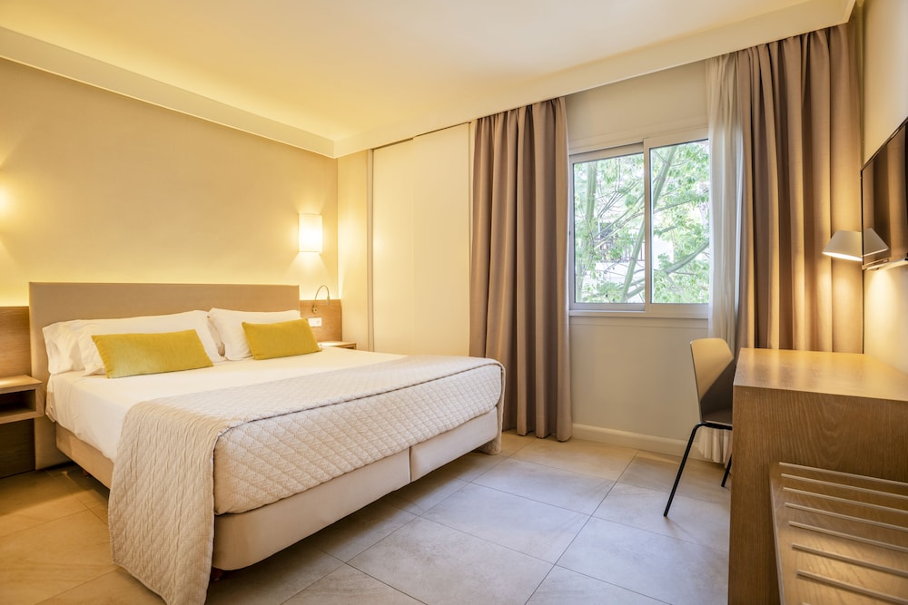 1 BEDROOM, PREMIUM, APARTMENT
