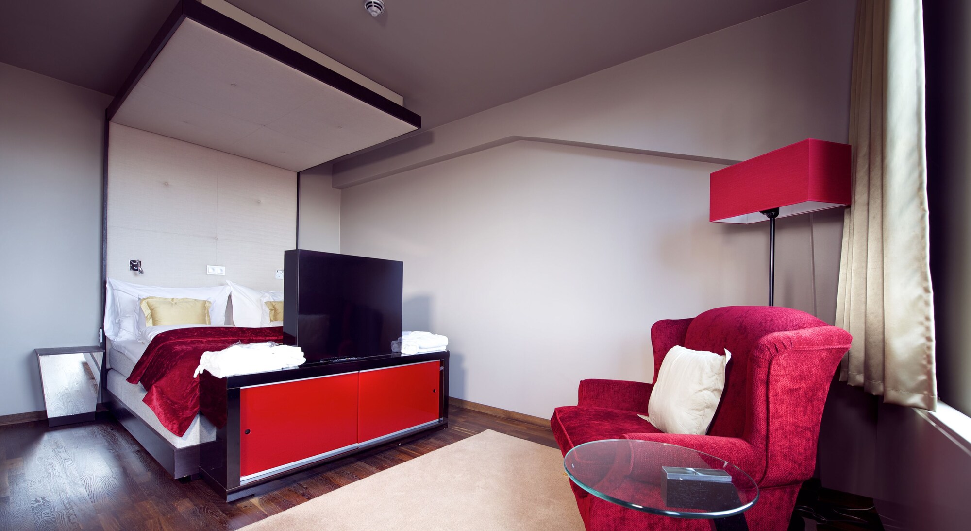 1 BEDROOM, EXCLUSIVE, SUITE