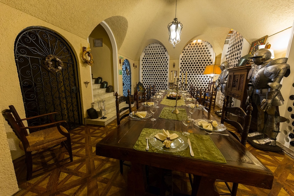 Grand Boutique Hotel 58/77