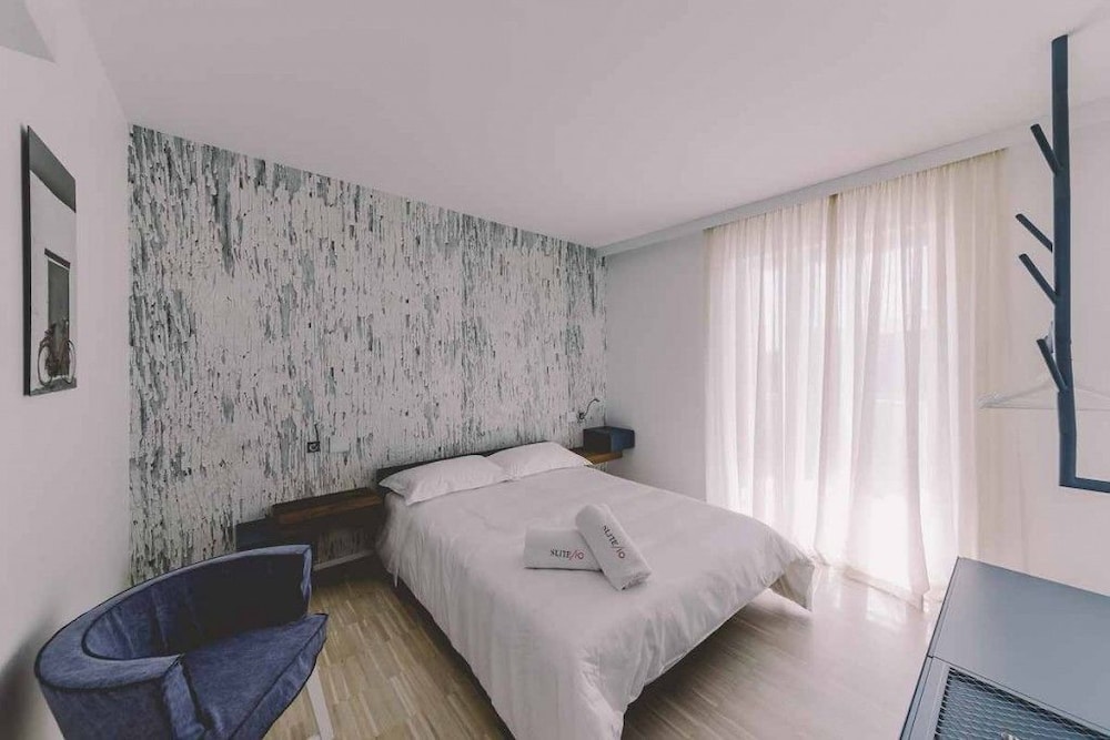 Suite 10 Home Design & Spa 28/69