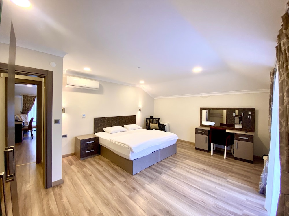 Caykent Suites Deluxe Hotel 12/50