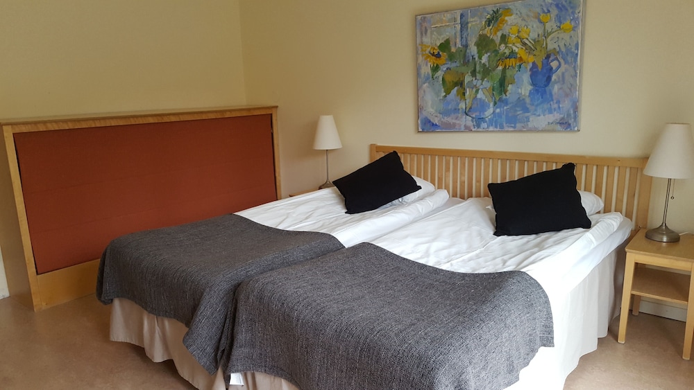 Hotell Gyllene Hornet 12/50