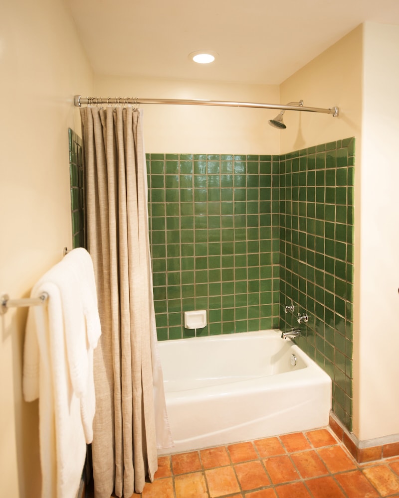 Ojo Santa Fe Spa Resort 100/100