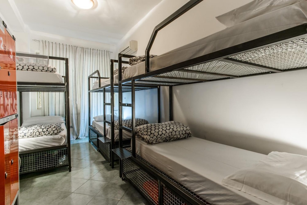 Hostel Of The Sun 23/66