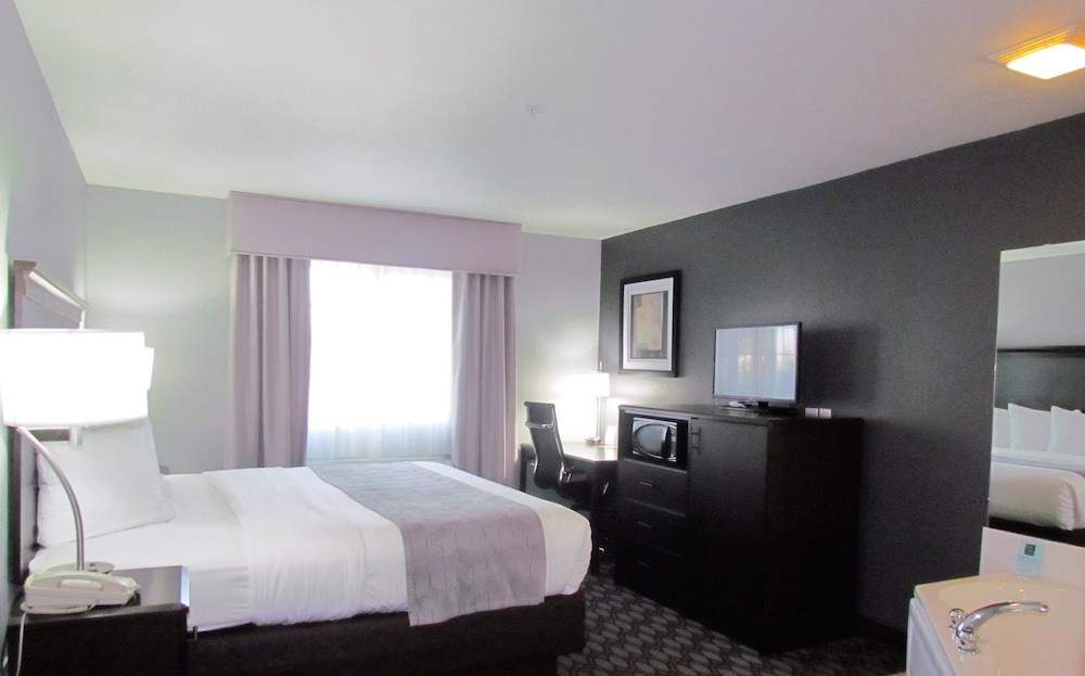 Oak Hill Inn and Suites 23/62