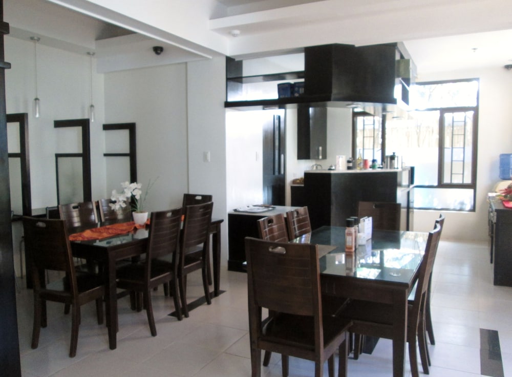 One Crescent Place Hotel 47/64
