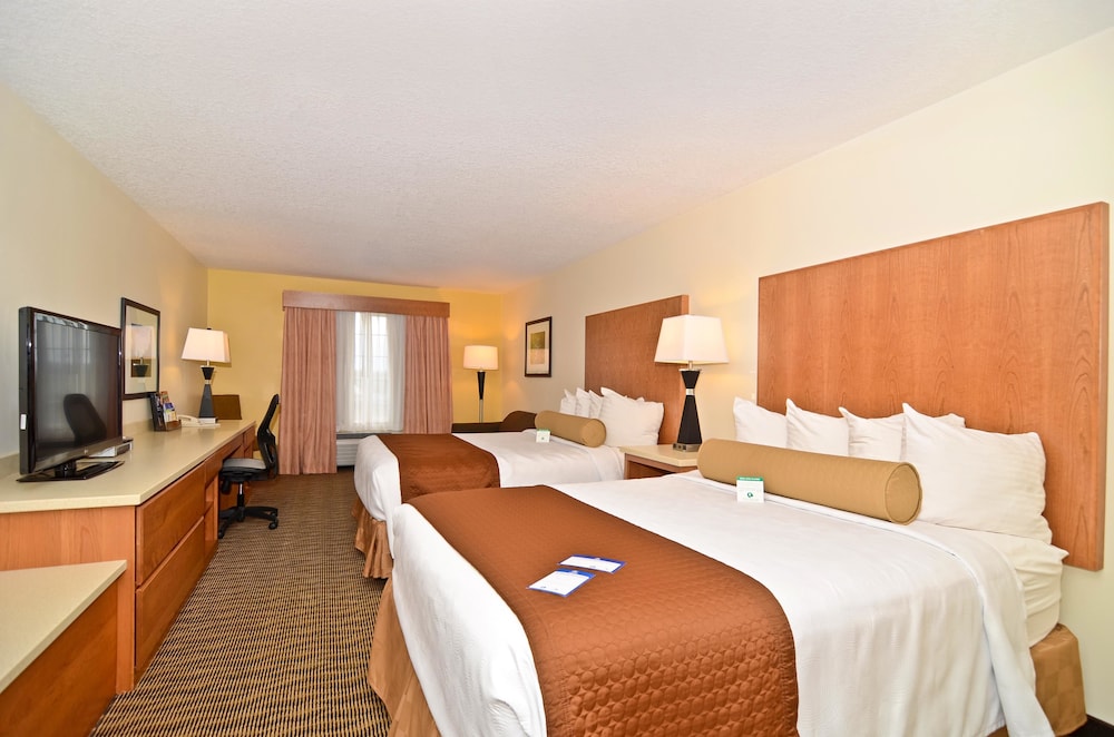 Best Western Plus Park Place Inn & Suites 15/76