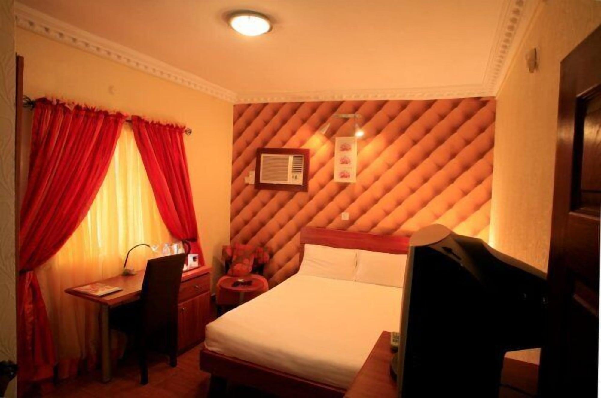 Vines Hotel 7/9