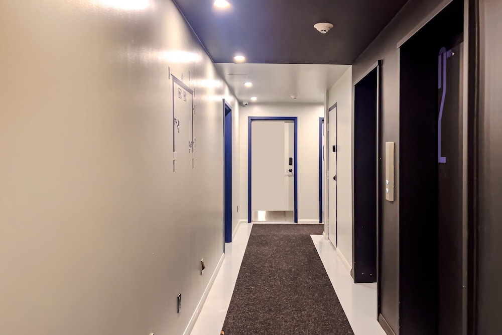 Pierce Boutique Apartments 69/73