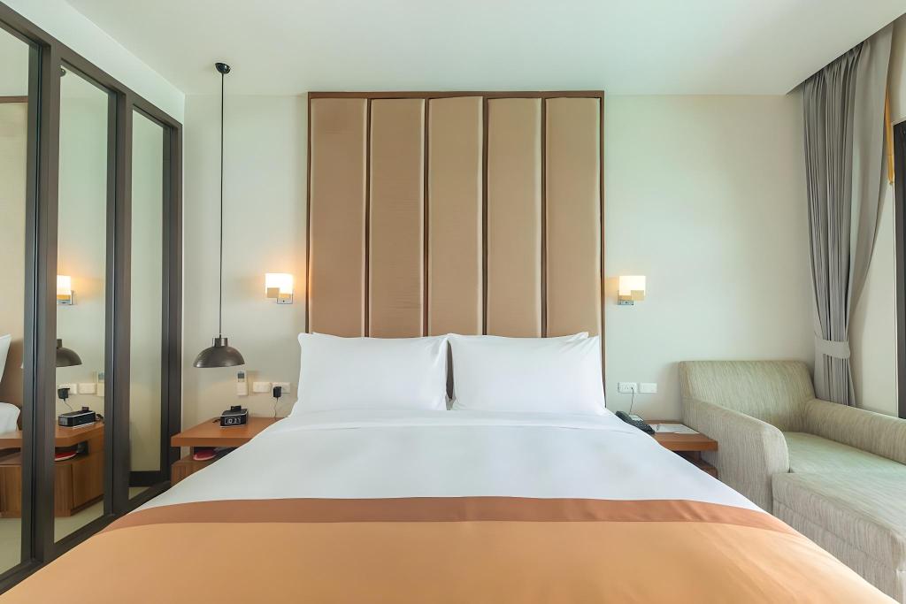 Hilltop, Sunset, Family, Studio, King and Twin Beds