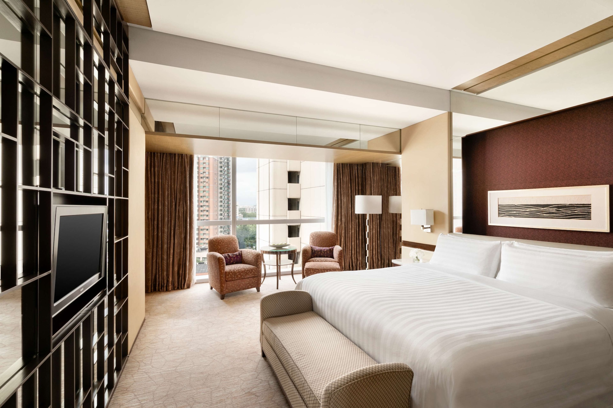 Grand, Diplomat, Suite, King Bed, Valley Wing
