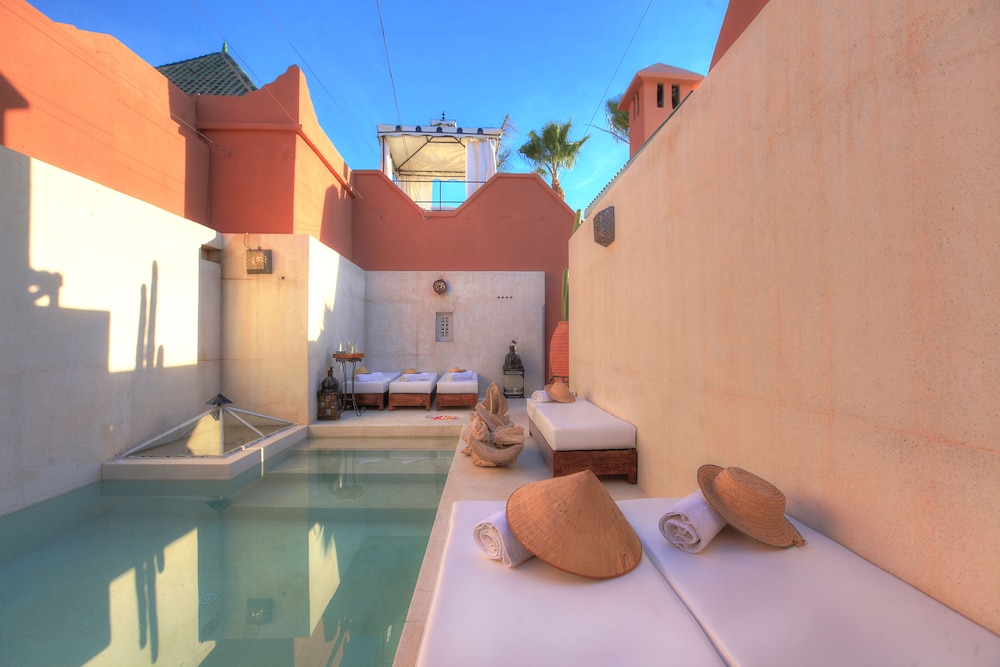 Riad Kaiss By Anika 36/70