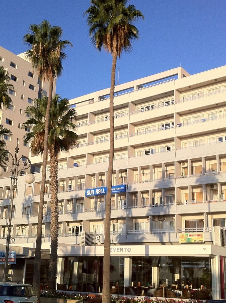 Sun Hall Beach Apartments 5/51