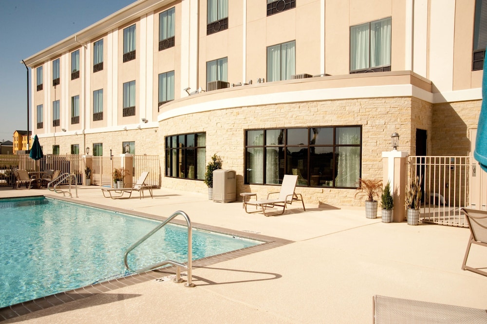 Holiday Inn Express Hotel Suites Schulenburg 5/71