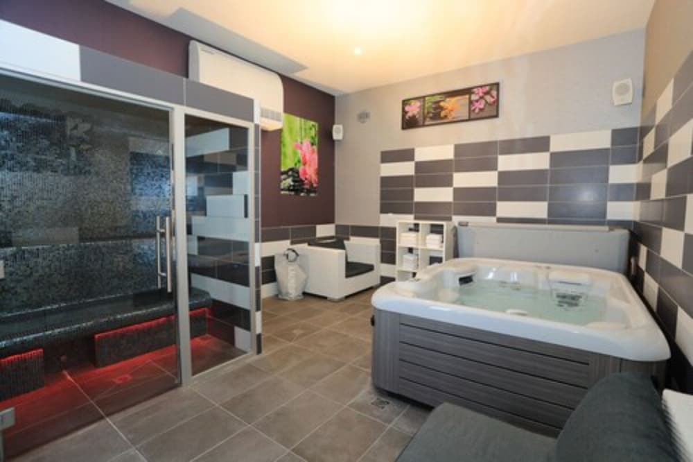Hotel the Originals de L Univers Montlucon 34/58