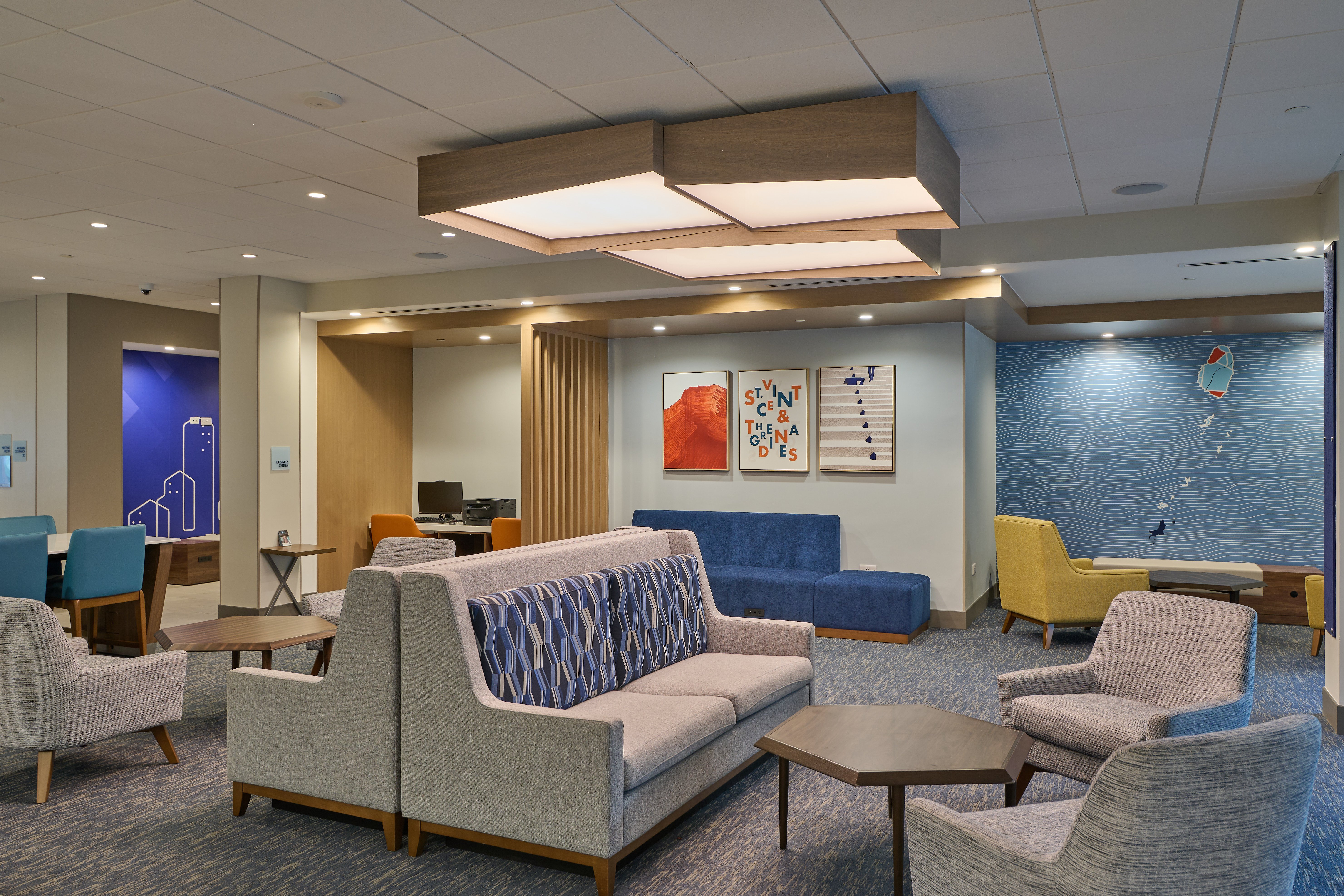 Holiday Inn Express & Suites DIAMOND 42/59