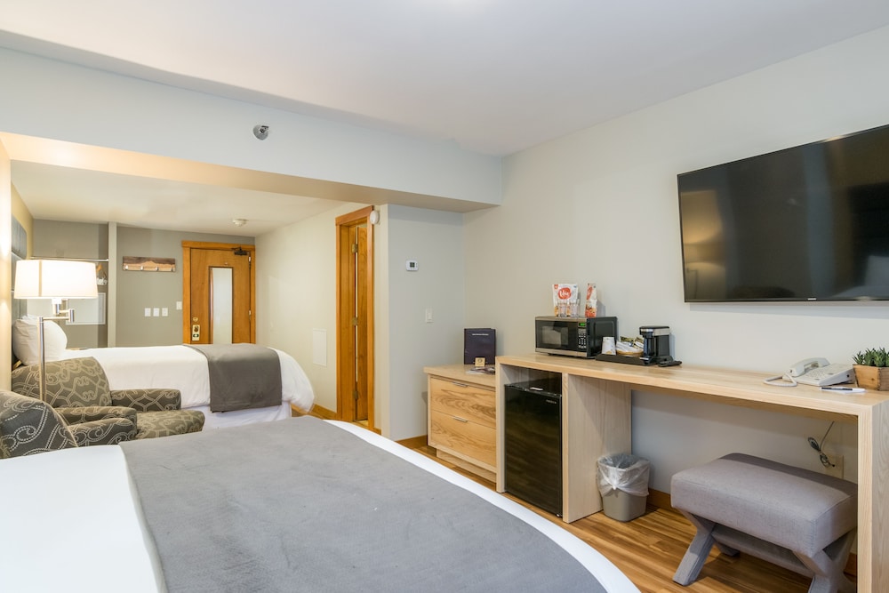 Grey Fox Inn Resort 26/66