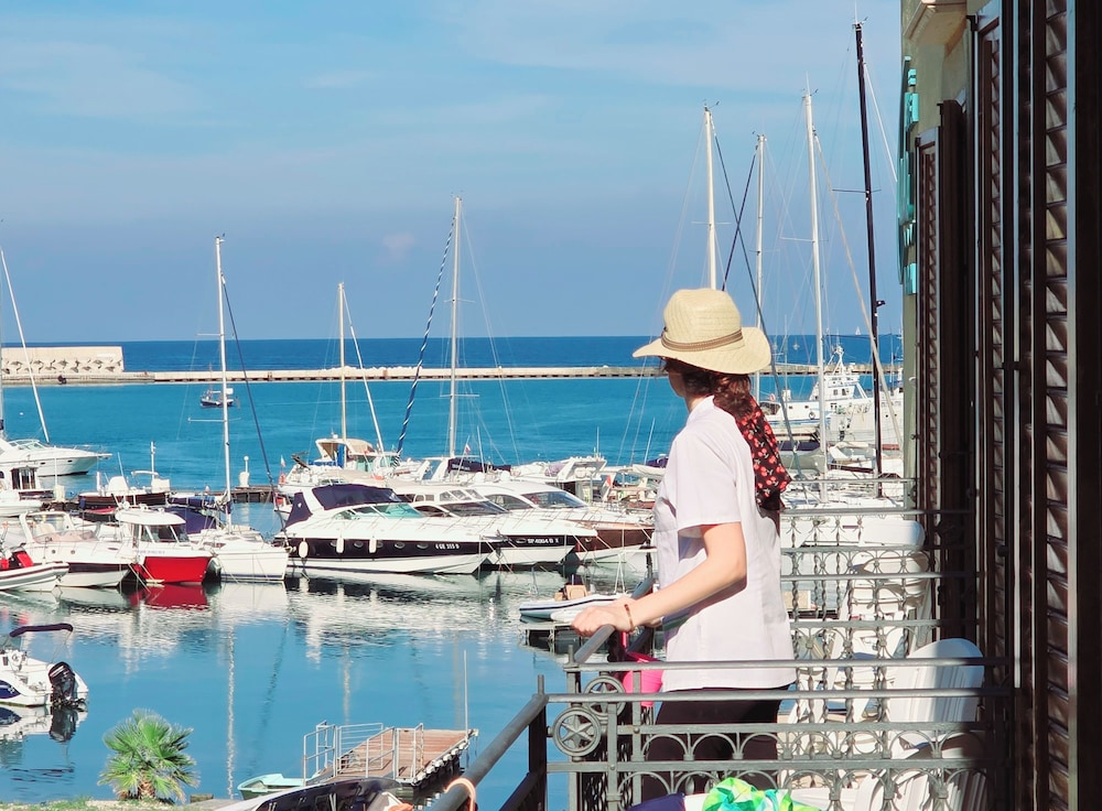 HOTEL CALA MARINA 67/72