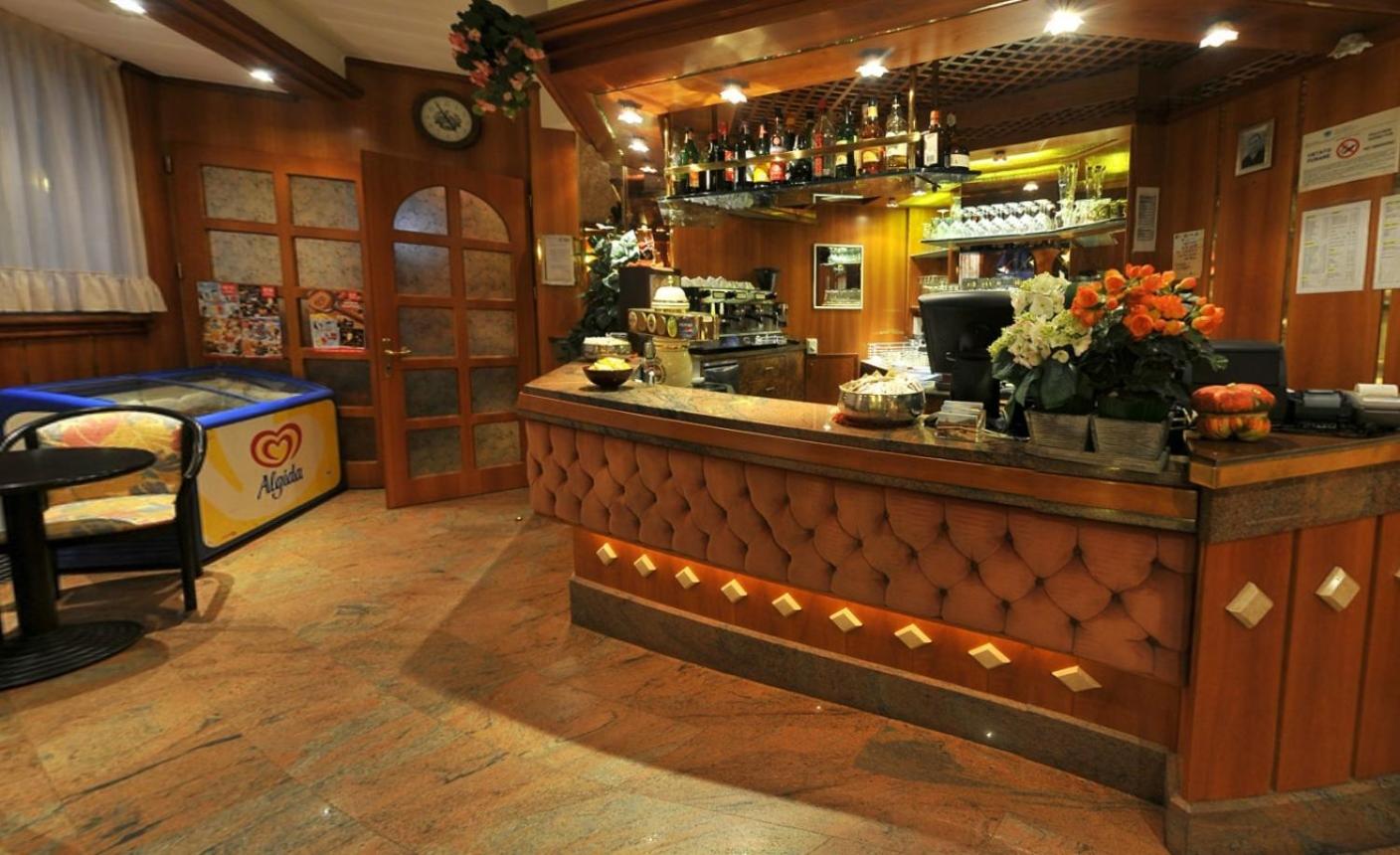 Hotel Vela 7/43