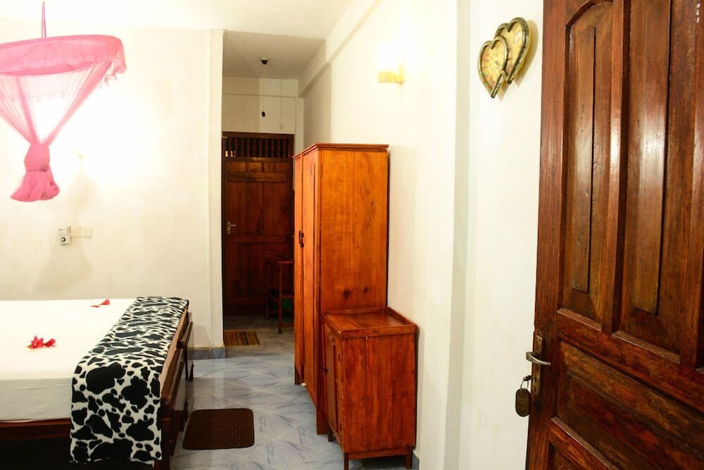 Shanthi Beach Resort 9/48