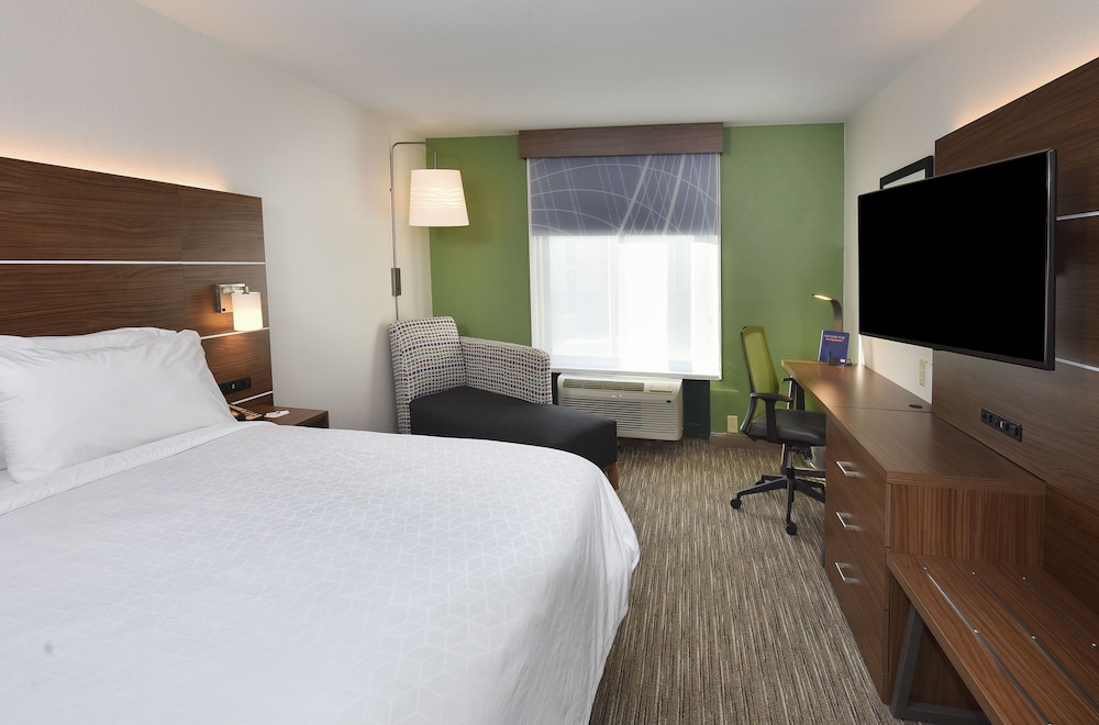 Holiday Inn Express Hotel & Suites Selma 21/65