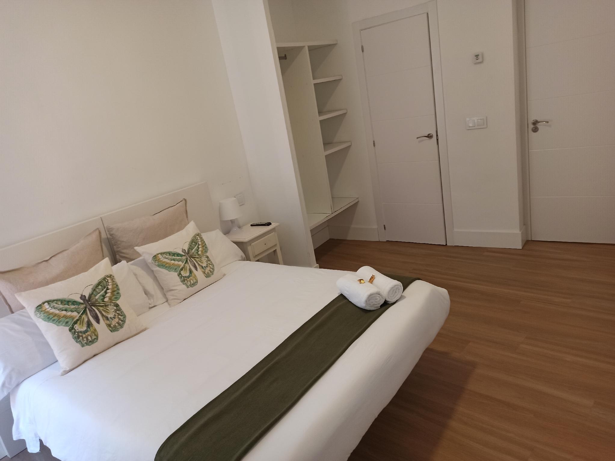 Standard, Single, Shared Bathroom