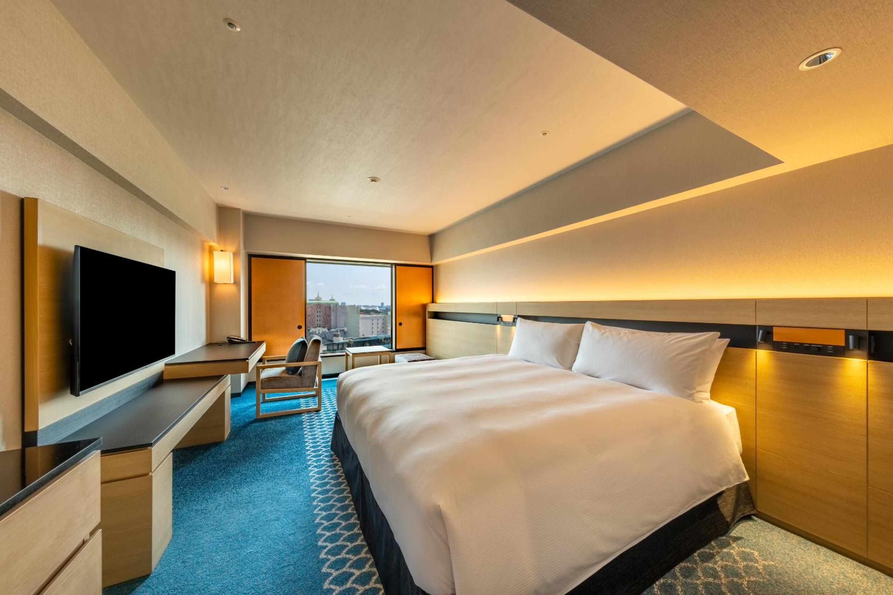 DELUXE, KING BED, PARK VIEW