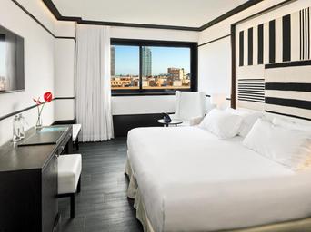 Deluxe, Single, King Bed