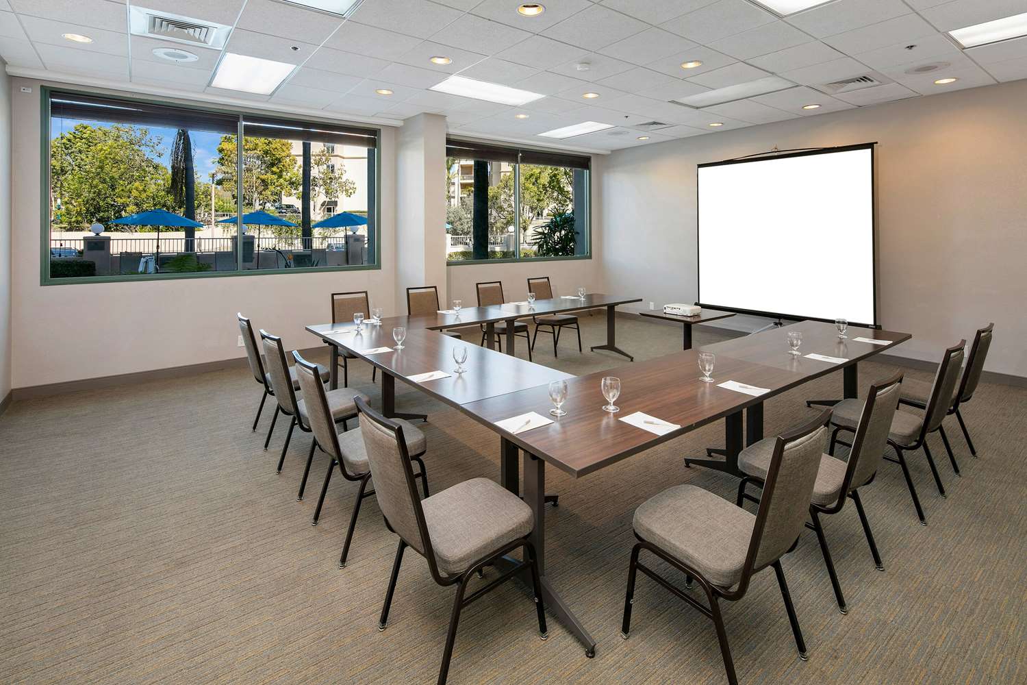 Country Inn and Suites by Radisson San Diego North CA 26/31