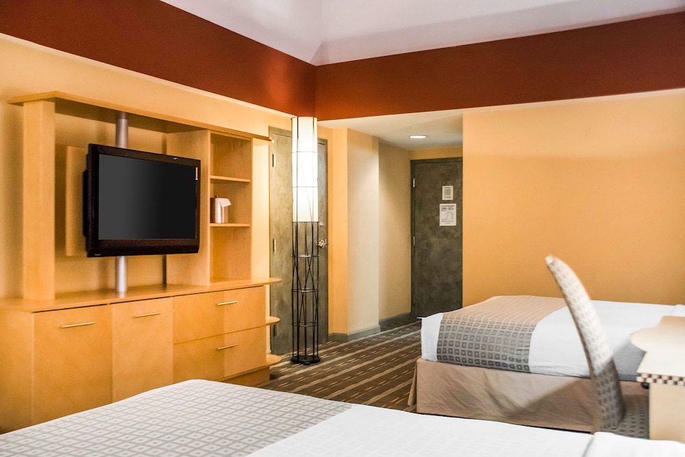 Pier 5 Hotel Baltimore, MD 14/50