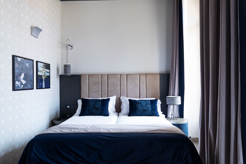 Amadomus Luxury Suites 6/46