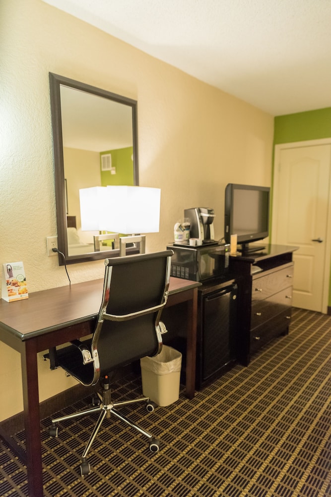 Holiday Inn Hazlet 49/69