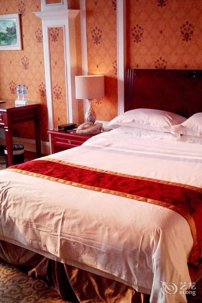 Vienna Hotel (Shenzhen Songgang Liye Road Shop) 9/21