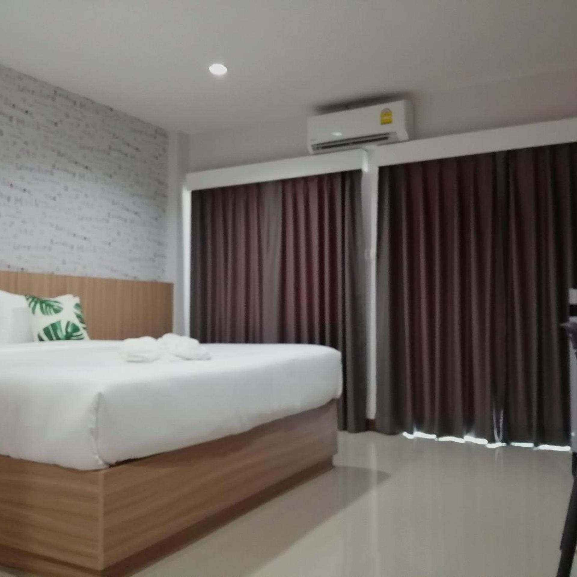 The Like hotel 12/25