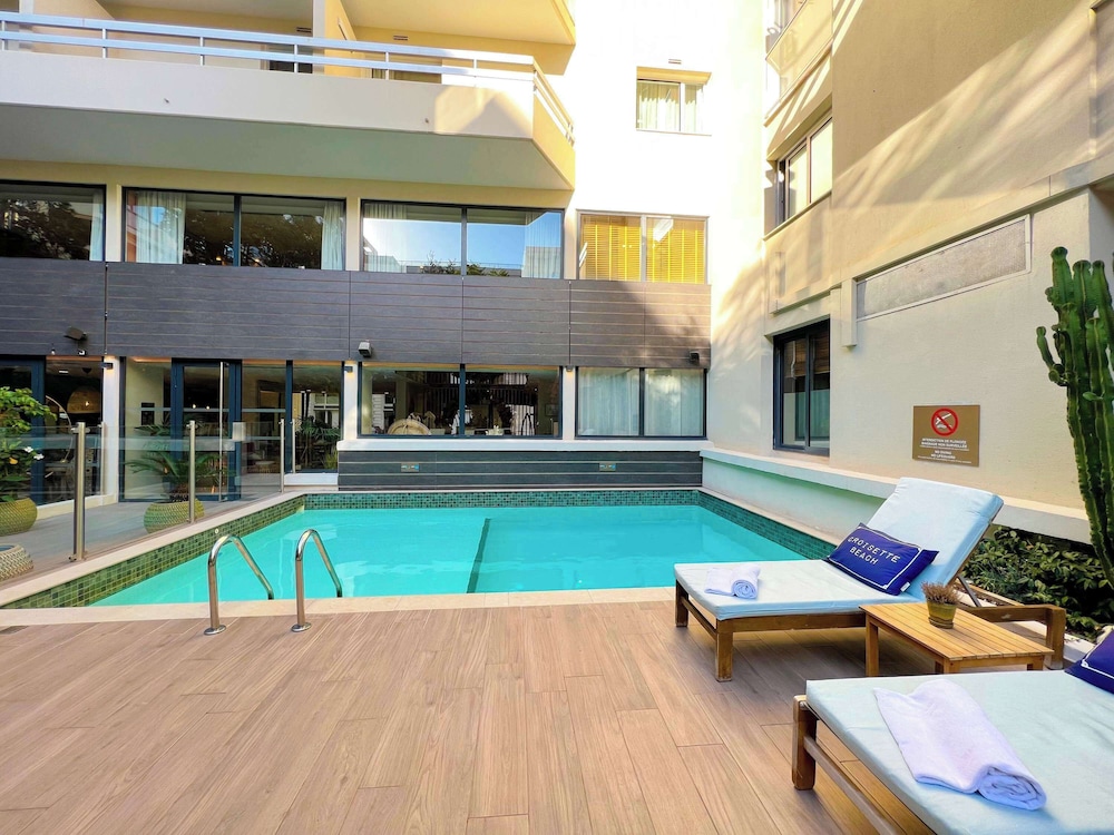 swimming pool spa