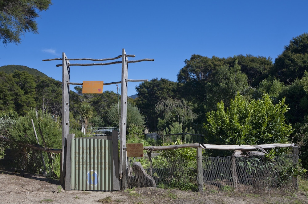 Awaroa Lodge 47/50