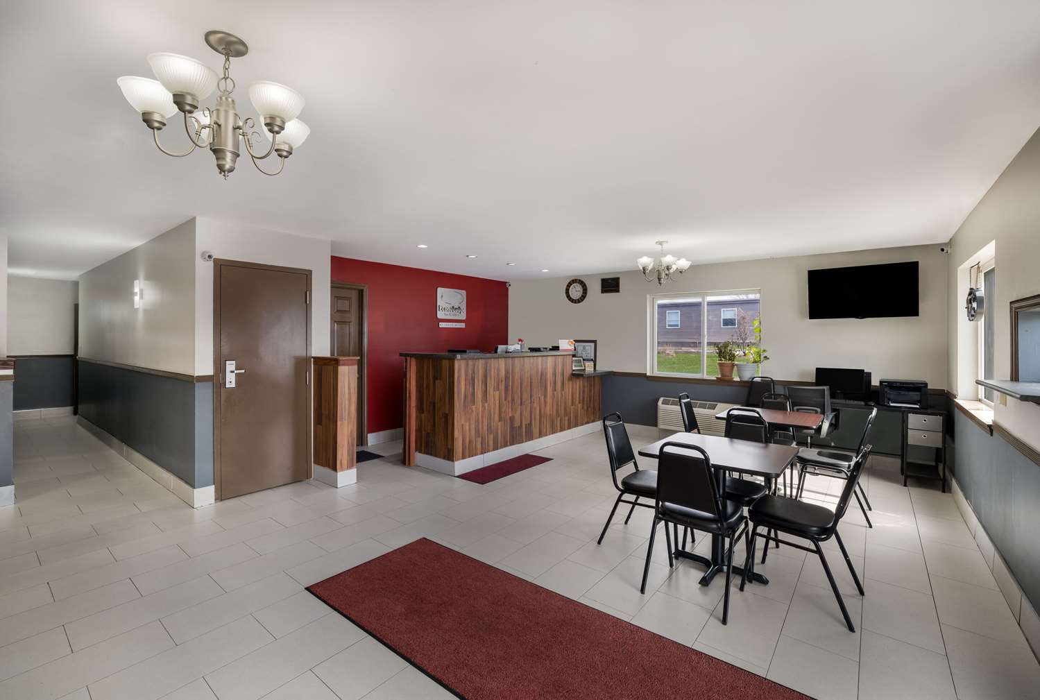 Econo Lodge Inn & Suites Canandaigua - Fingers Lake Area 23/37