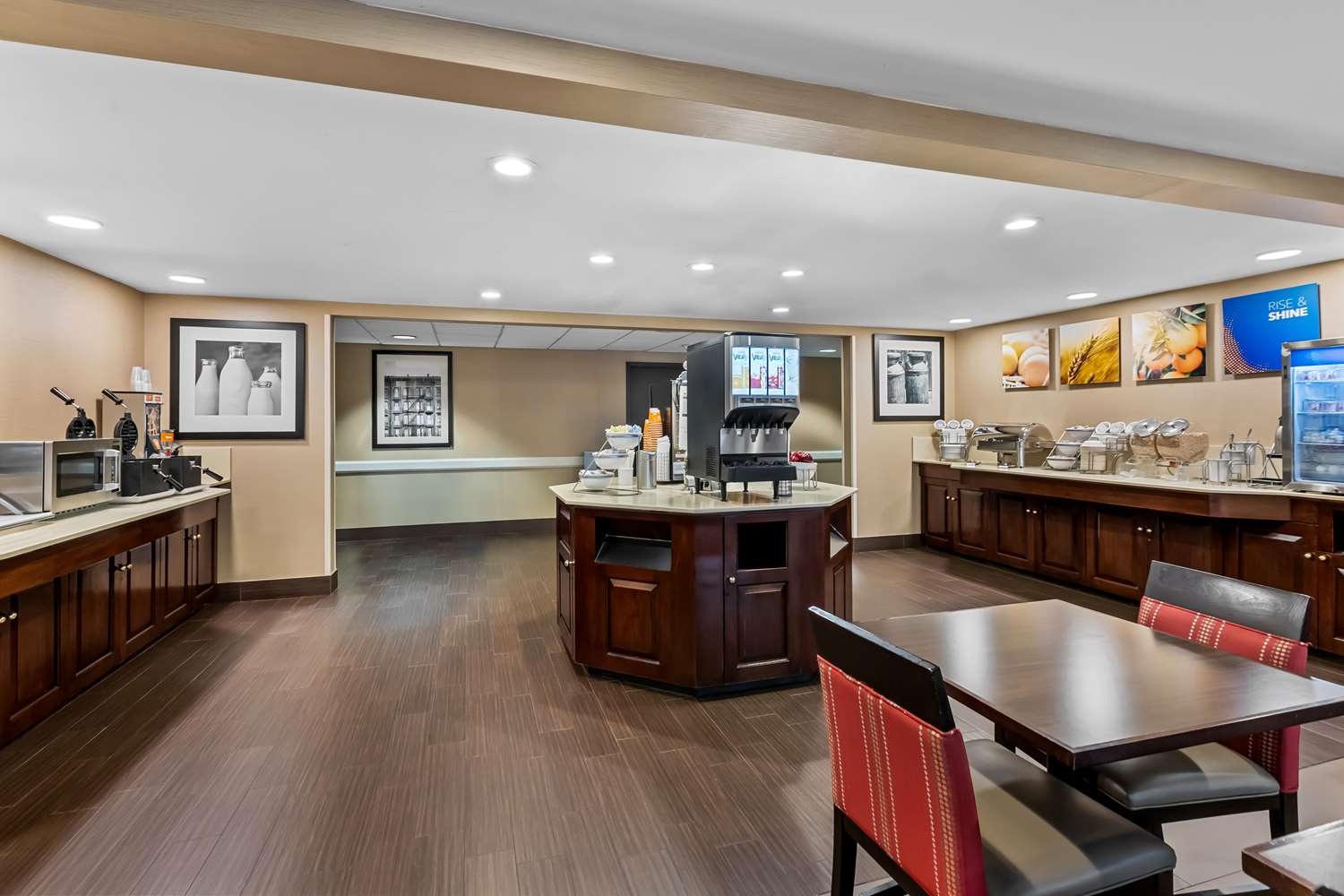 Comfort Inn & Suites Somerset - New Brunswick 11/17