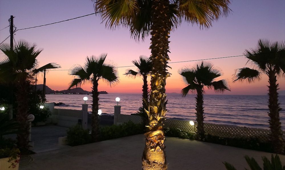 Sidari Beach Hotel 69/81
