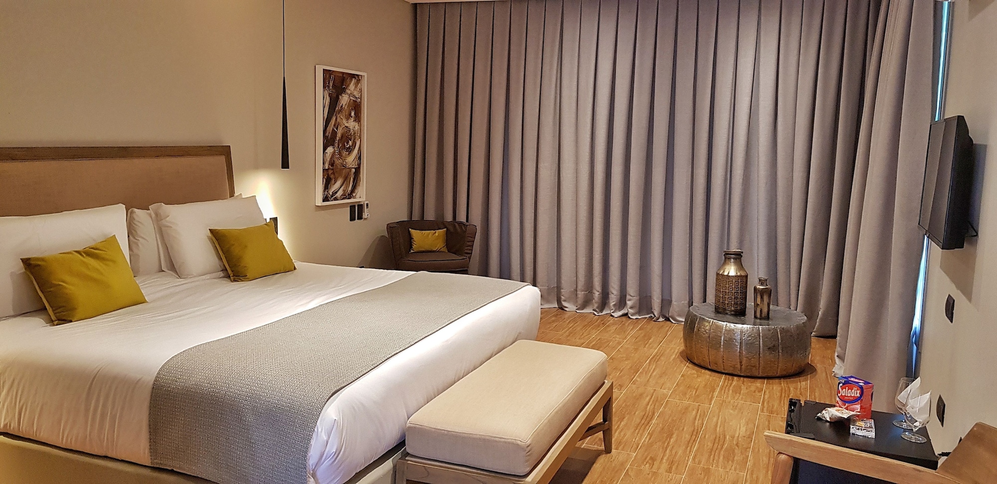 DELUXE, DOUBLE BED