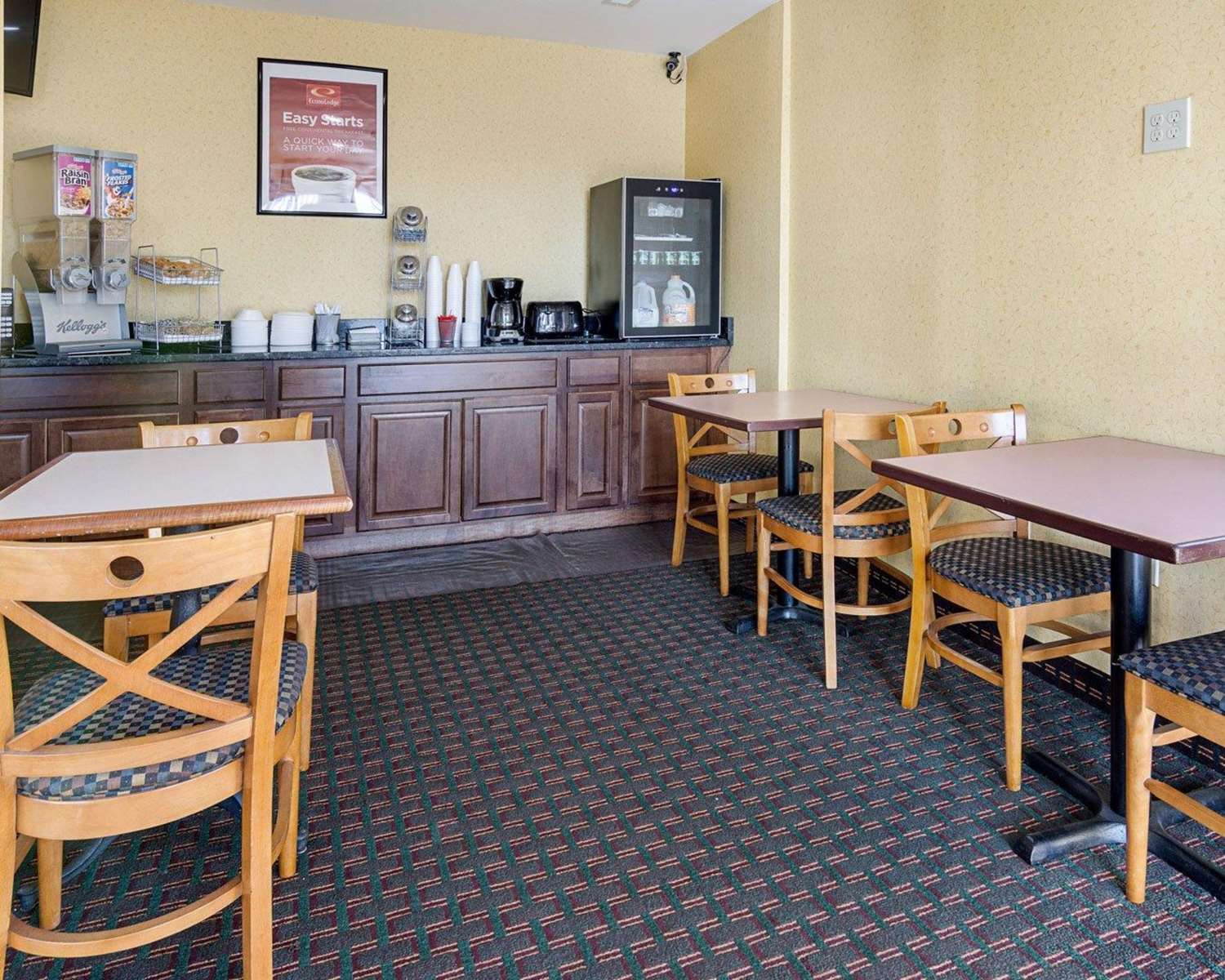 Econo Lodge Fredericksburg Near I-95 32/44