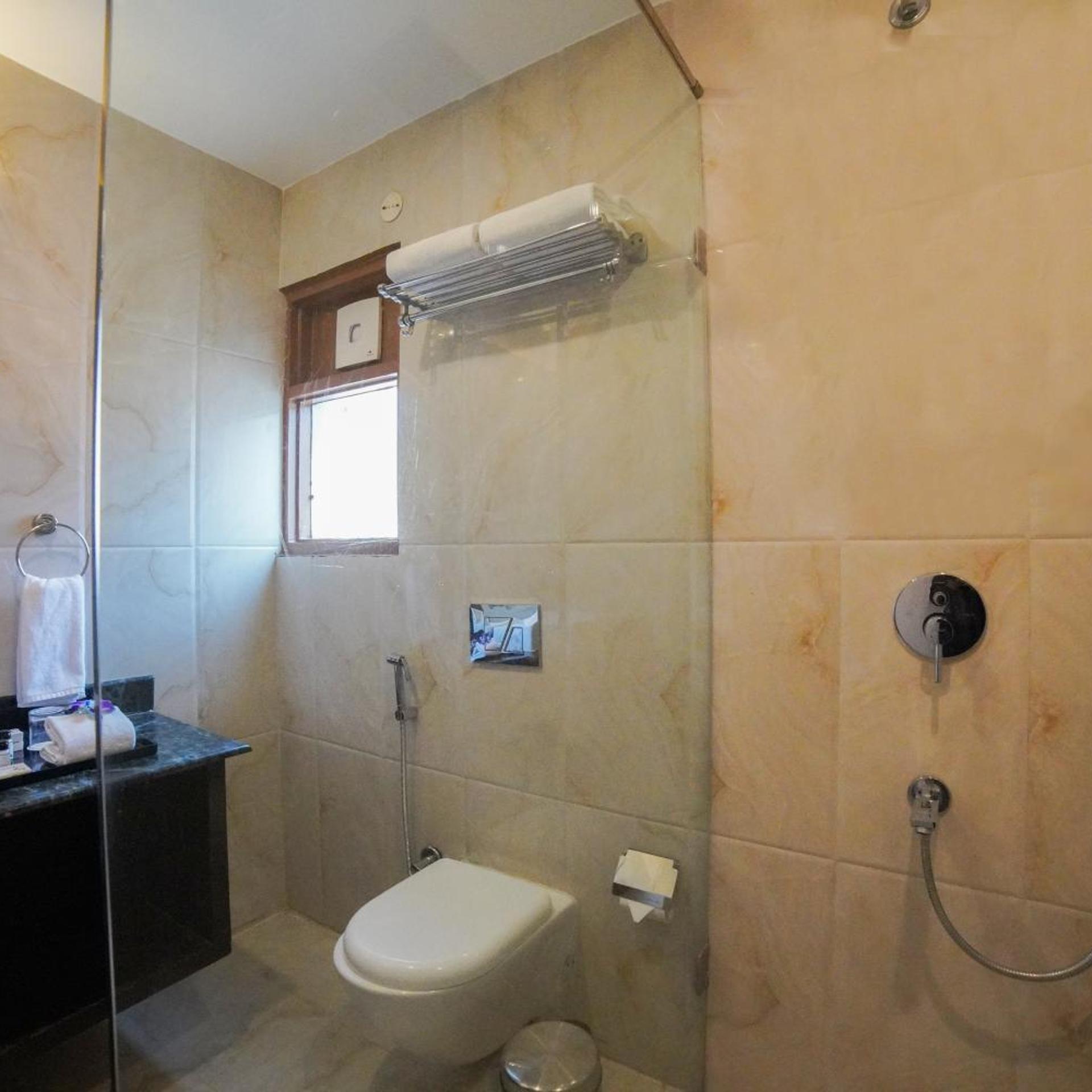 Country Inn Tarika Riverside Resort Jim Corbett 61/63