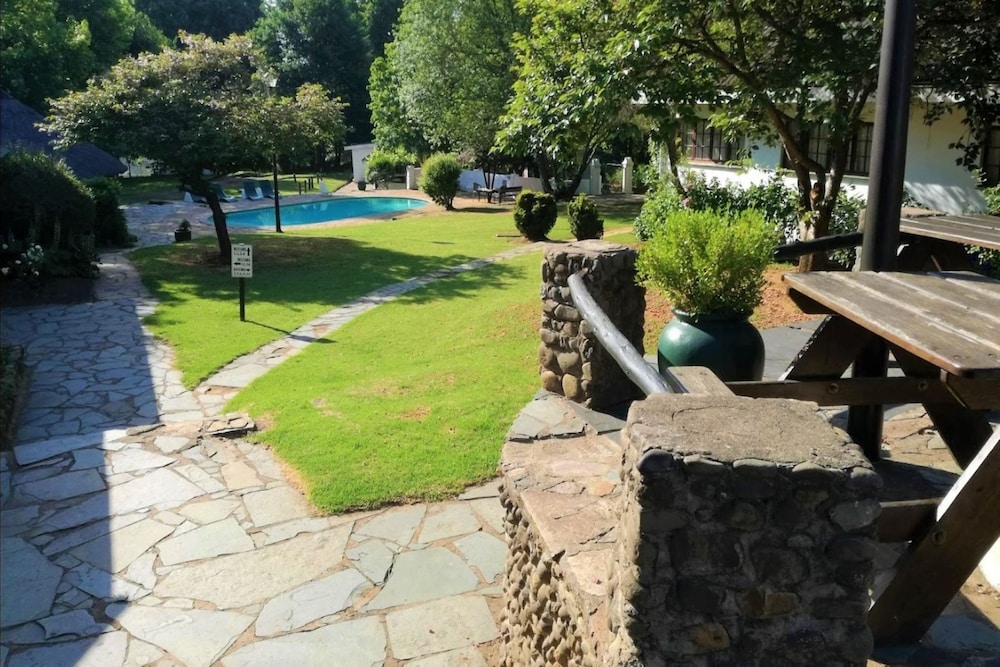 PREMIER HOTEL HIMEVILLE ARMS 35/50